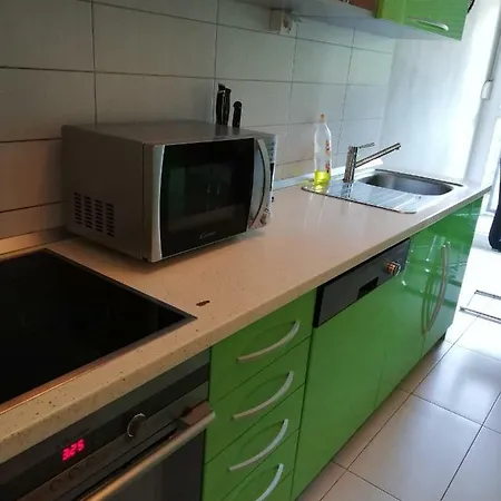 Old Town Apartment *